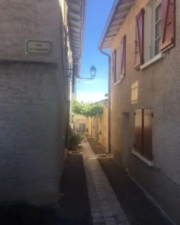 La Maison Des Remparts Lectoure Exterior photo